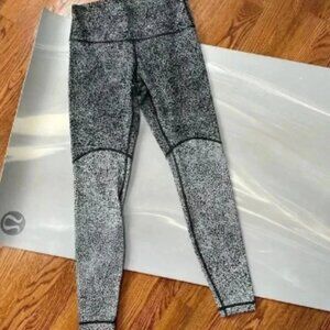 Lululemon I 8